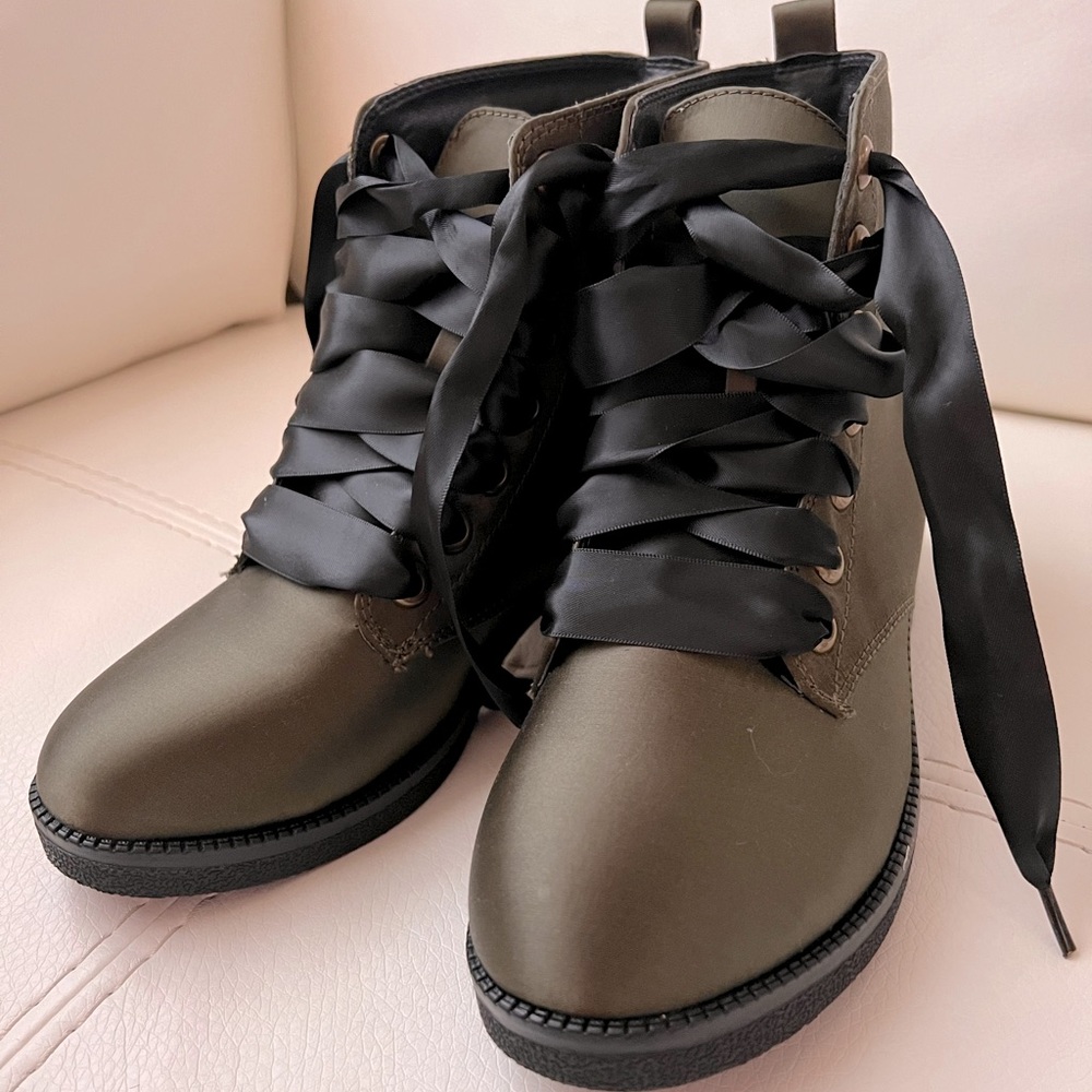 Women khaki satin short boots / US size 8